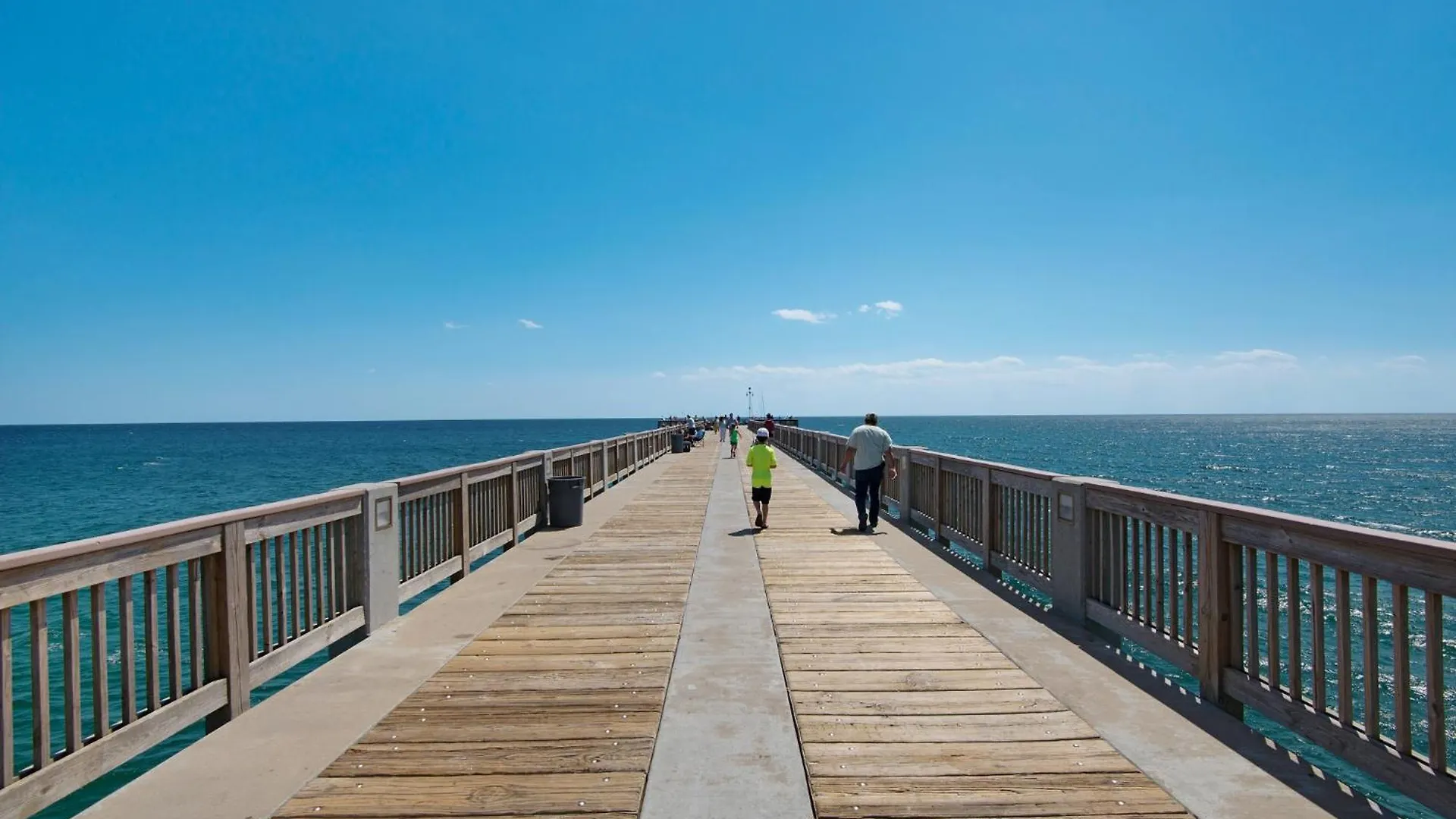 Tidewater Escape: 1Br/2Ba Beachfront Condo, Sleeps 6, Gulf Views & Comfort! Панама-Сити