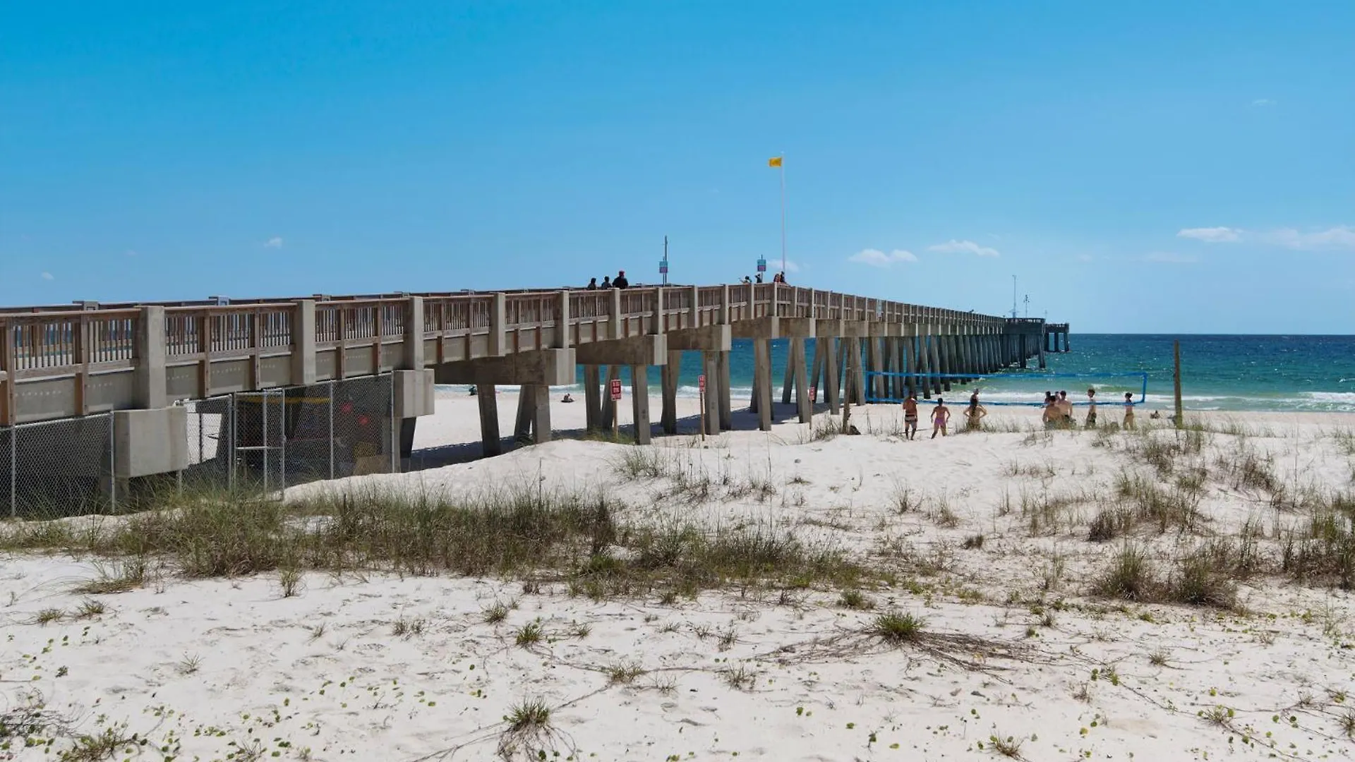 Tidewater Escape: 1Br/2Ba Beachfront Condo, Sleeps 6, Gulf Views & Comfort! Панама-Сити