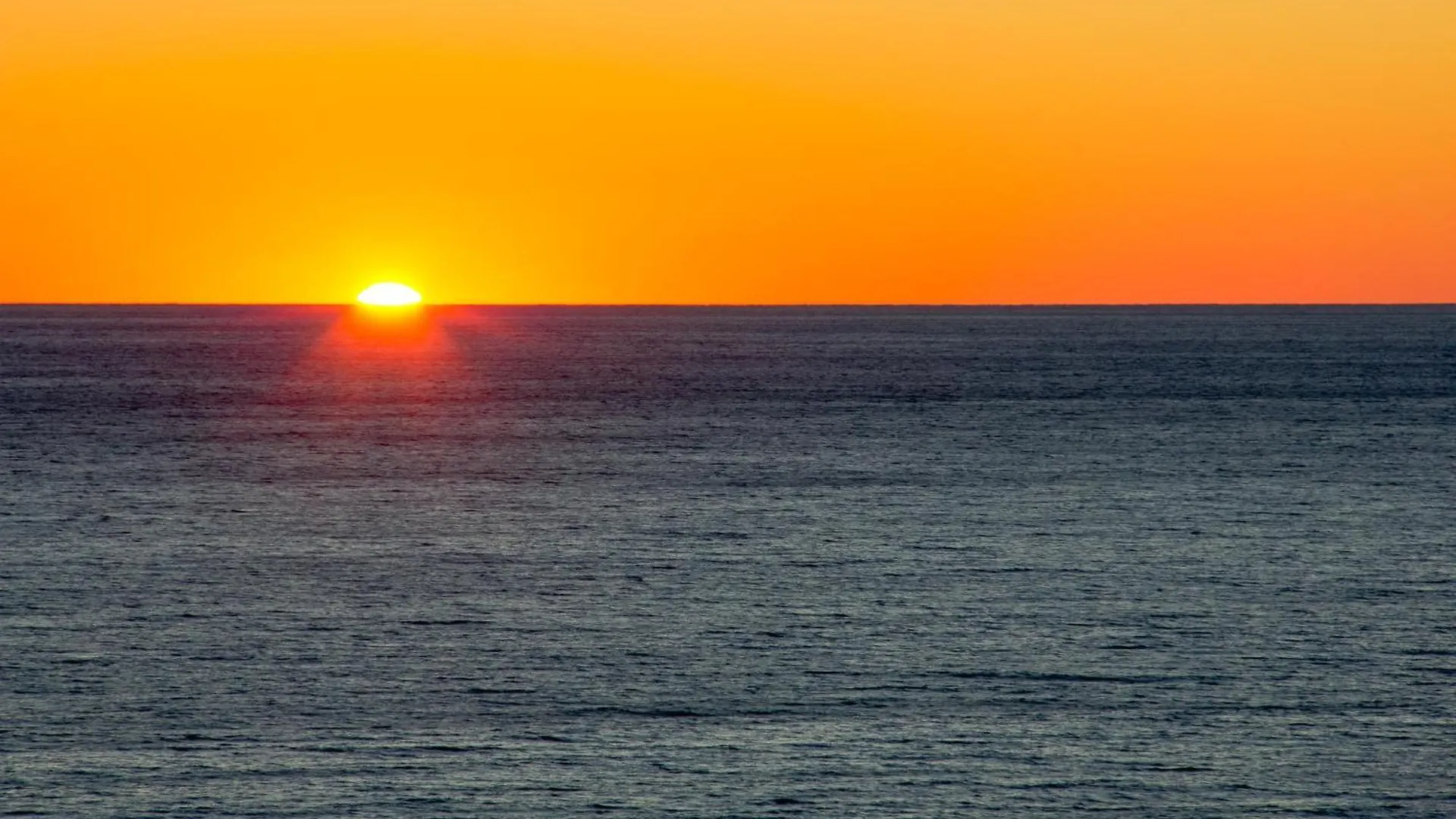 Tidewater Escape: 1Br/2Ba Beachfront Condo, Sleeps 6, Gulf Views & Comfort! Panama City Beach